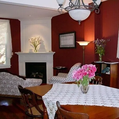 Antique Slumber Old Town Bed & Breakfast-3